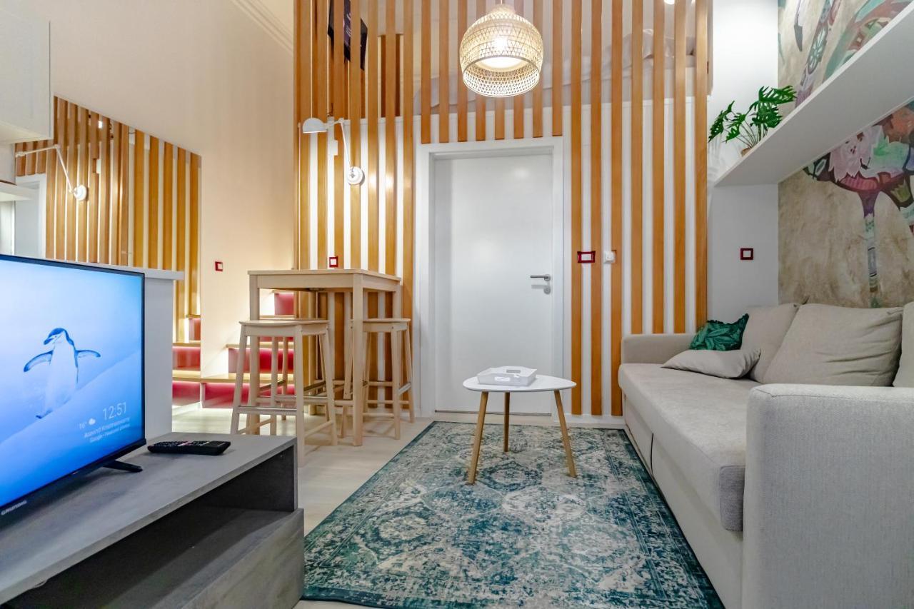 Green Gallery On A Main Square Apartment Zagreb Bagian luar foto